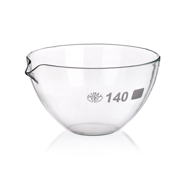 Evaporating Dishes, Flat Bottom, Spouted, Borosilicate Glass