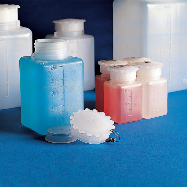 Graduated Square Bottles Wide Neck Series 600, Material PE (Body) PP (Cap)
